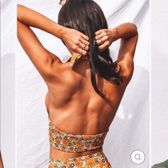 70's inspired backless halter top in size AU 10 - Picture 3 of 3